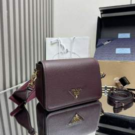 Picture of Prada Handbags _SKUfw219657711fw